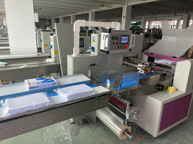 Adjustable stationery A4 paper Automatic pillow wrapping Machine