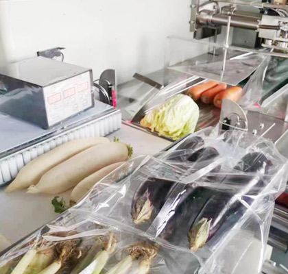 Vegetable variable length packaging machine